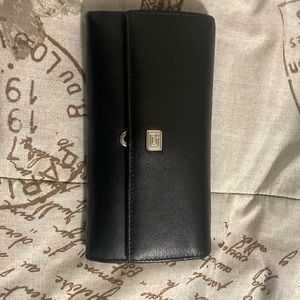 Black leather wallet crème interior